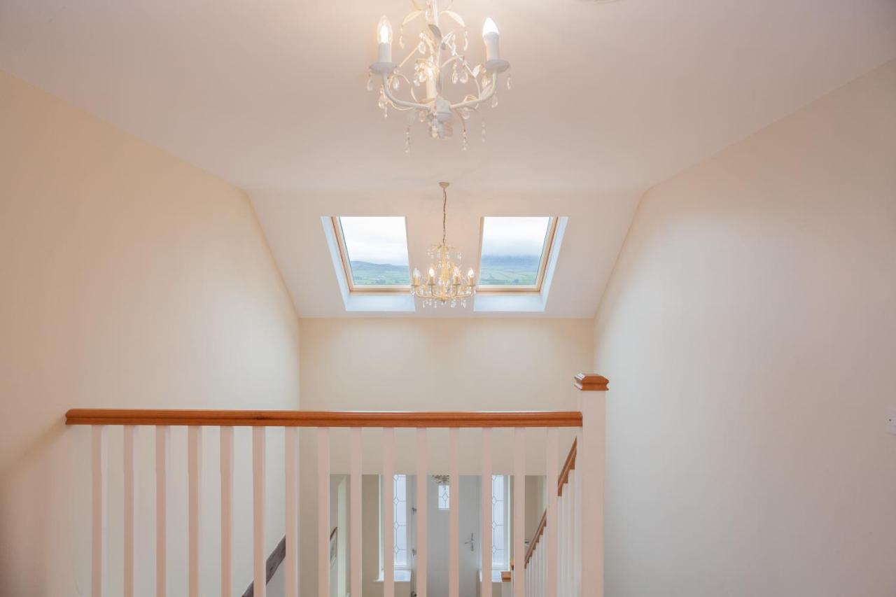 Beautiful Mountain Views & Private Hot Tub Villa Kilcoo Екстериор снимка