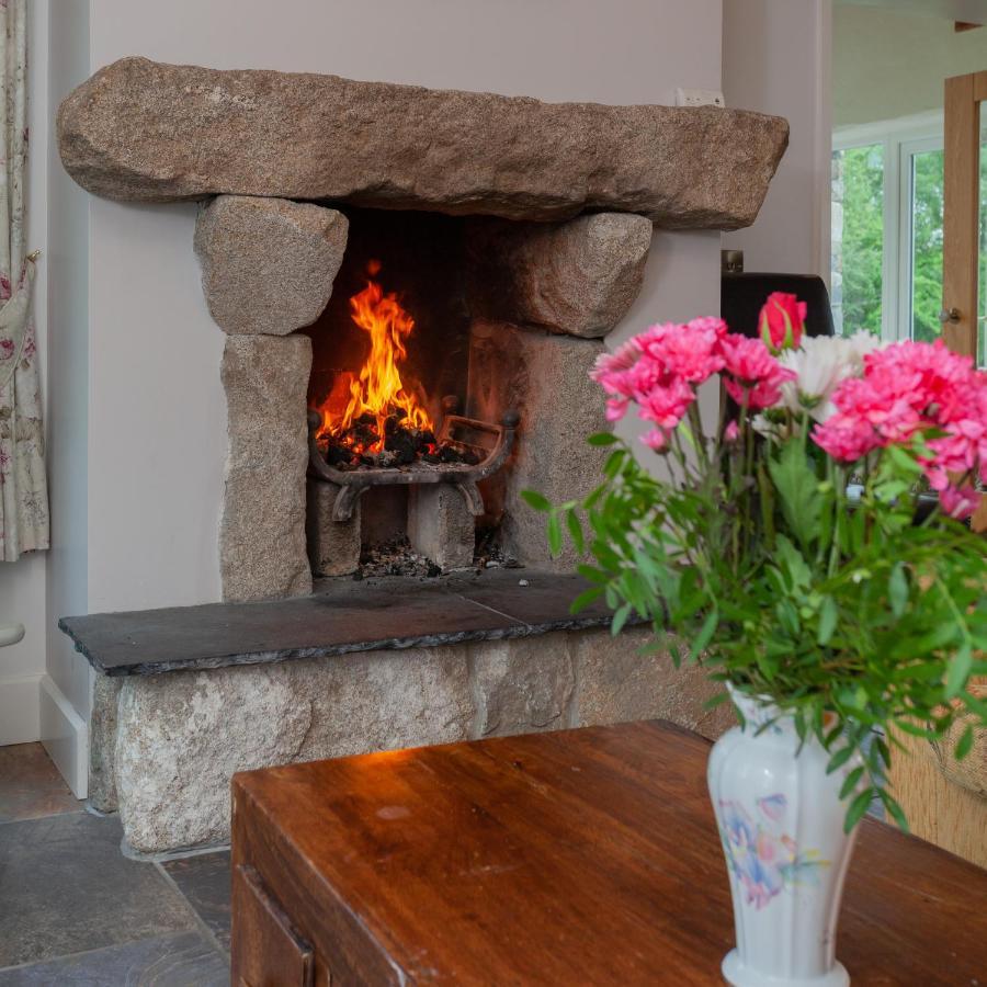 Beautiful Mountain Views & Private Hot Tub Villa Kilcoo Екстериор снимка