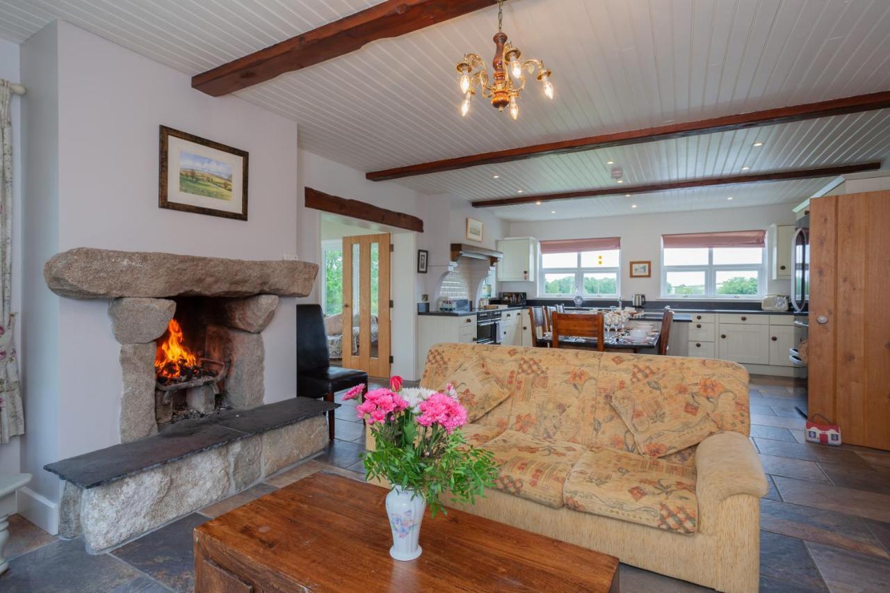 Beautiful Mountain Views & Private Hot Tub Villa Kilcoo Екстериор снимка